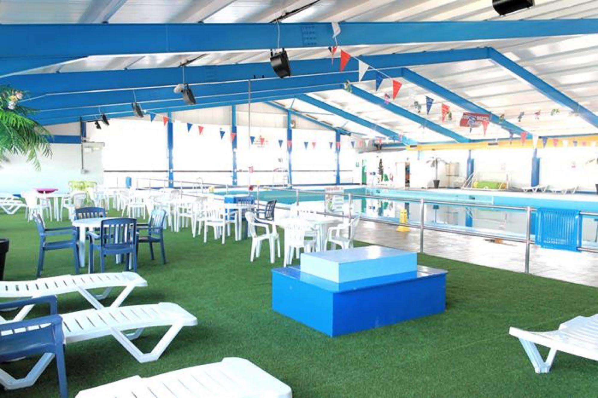 Pontins-Southport Holiday Park Exteriör bild