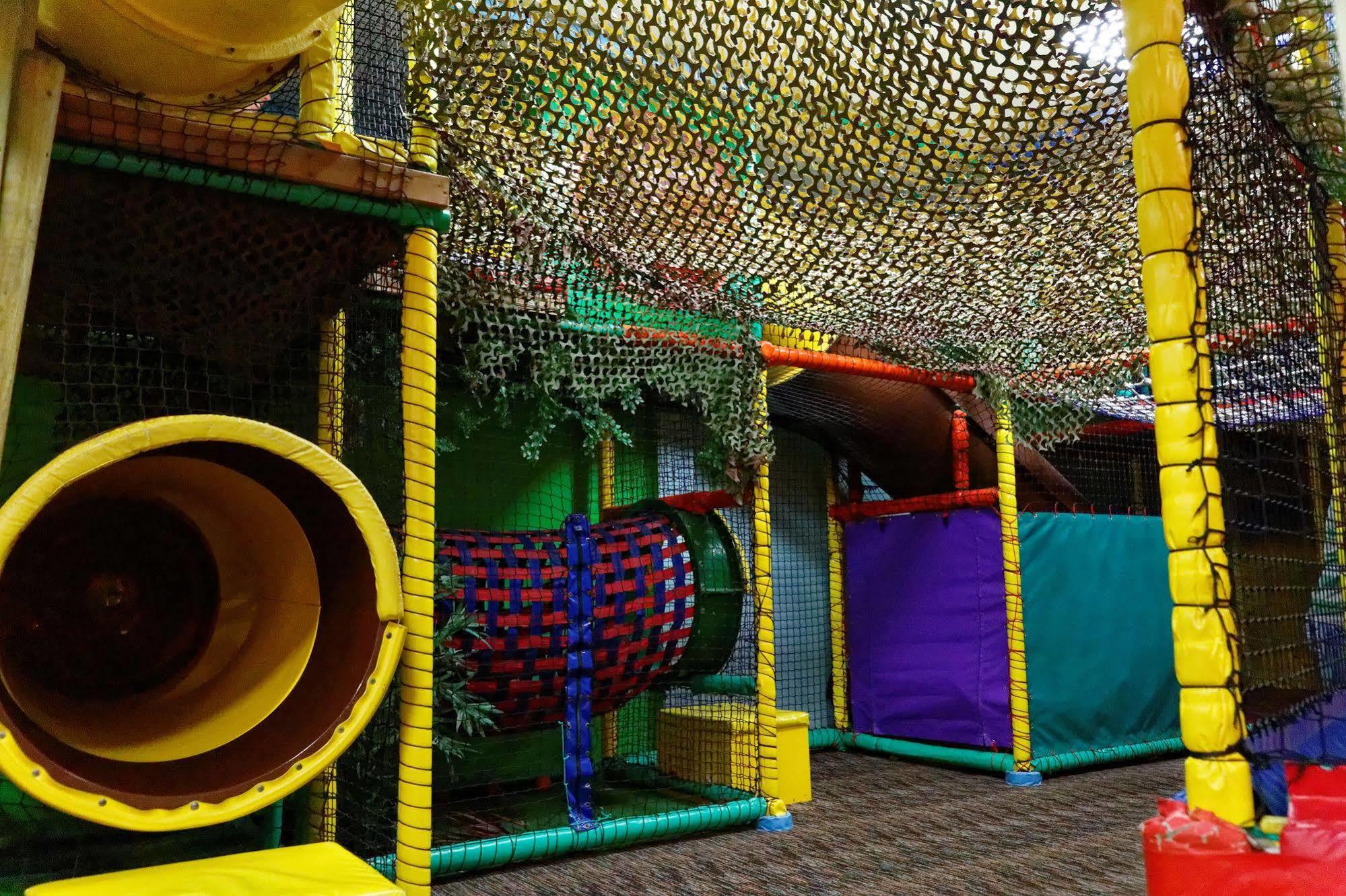 Pontins-Southport Holiday Park Exteriör bild
